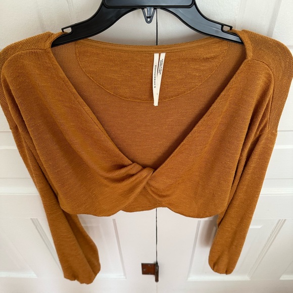 Anthropologie, Twist Front Balloon Sleeve Cropped Sweater in Mustard, Size S - Picture 3 of 7